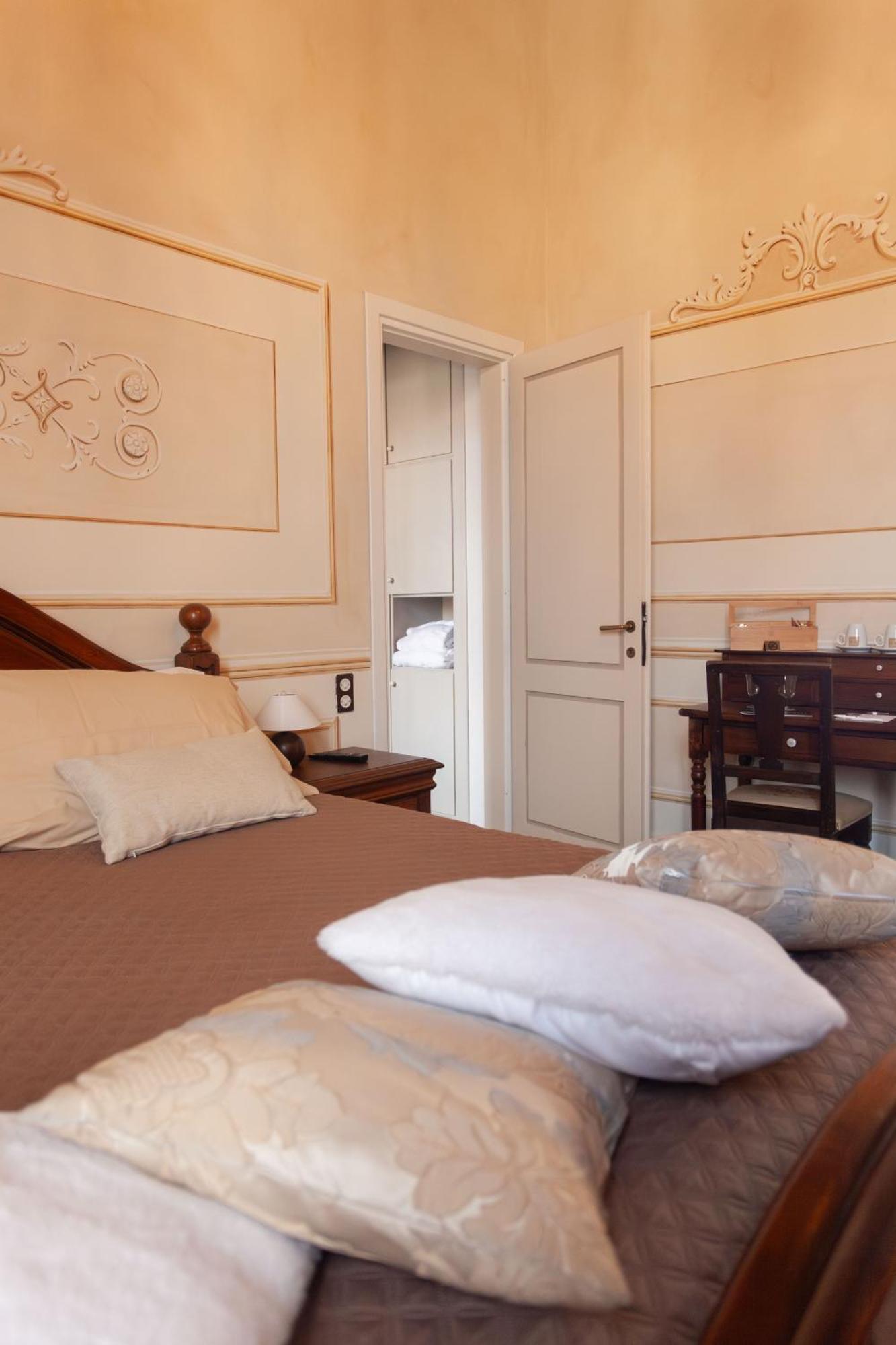 Villa Ghiringhelli Azzate Exterior photo